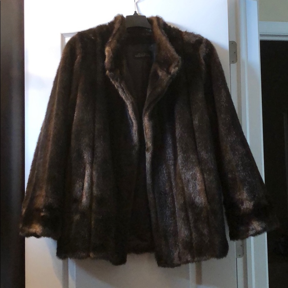 FABULOUS FUR FAUX Vintage!